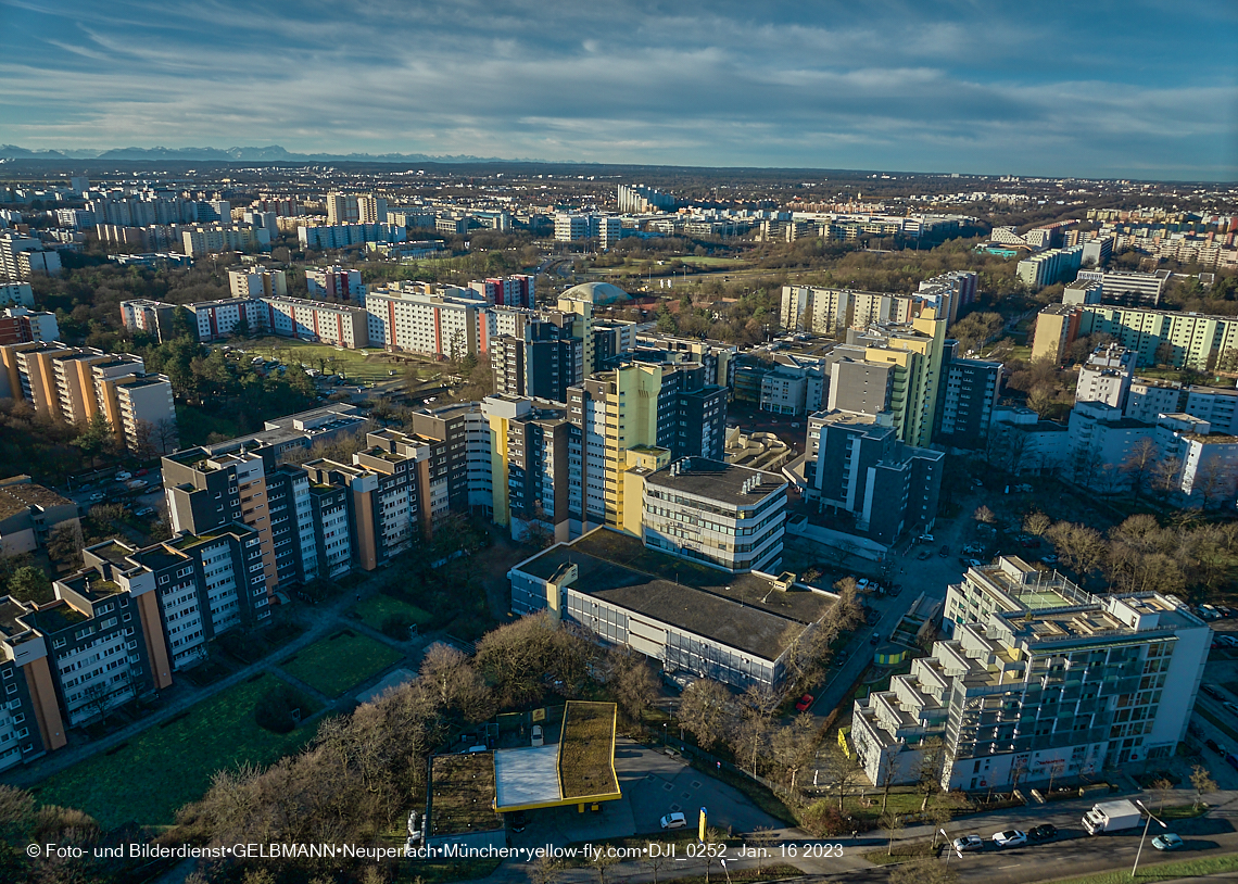 16.01.2023 - Marx-Zentrum mit Grundschule und Umgebung